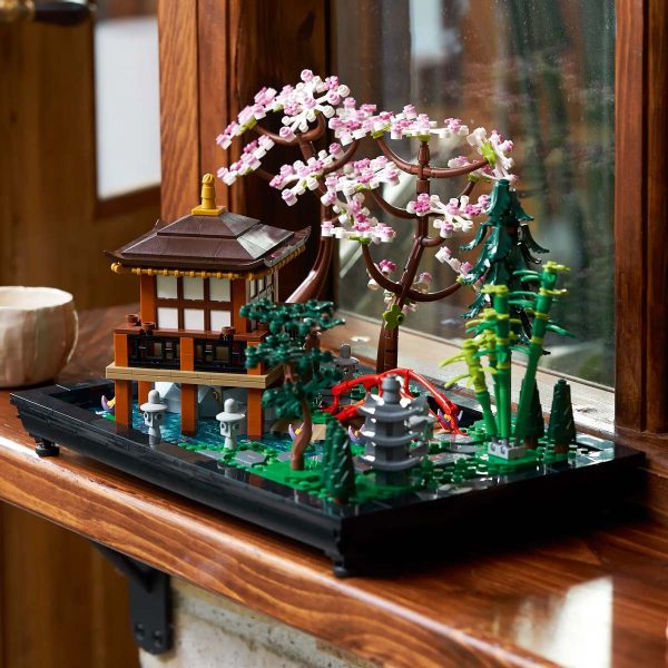 Lego Flowers Botanical Garden Set 10315 - windowledge view